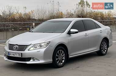 Седан Toyota Camry 2011 в Киеве