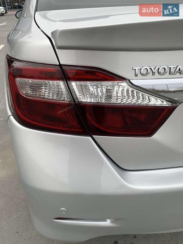 Седан Toyota Camry 2011 в Києві