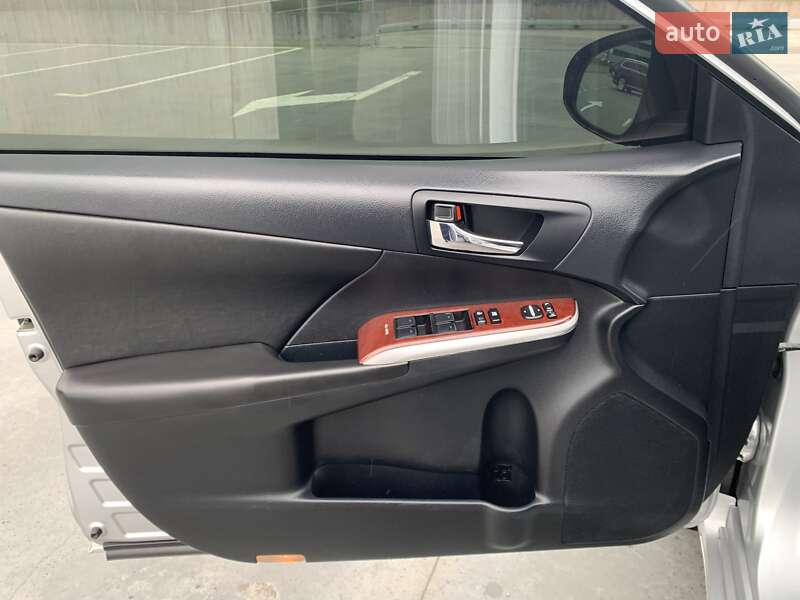 Седан Toyota Camry 2011 в Києві