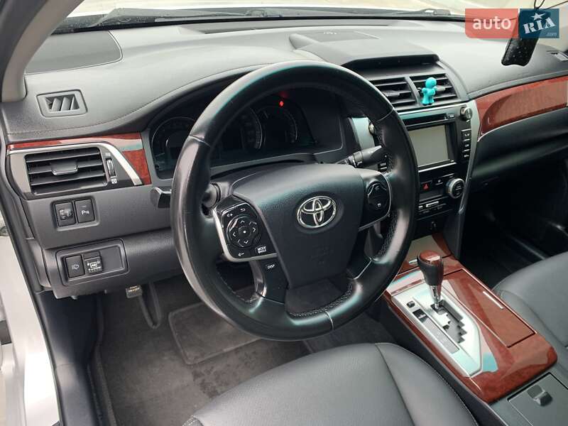 Седан Toyota Camry 2011 в Києві