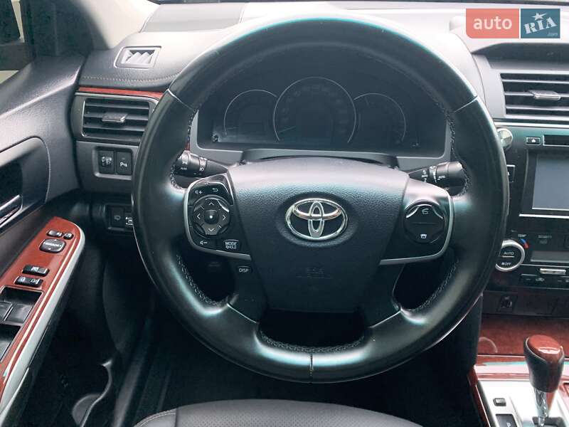 Седан Toyota Camry 2011 в Києві