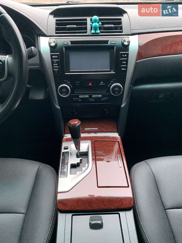 Седан Toyota Camry 2011 в Києві