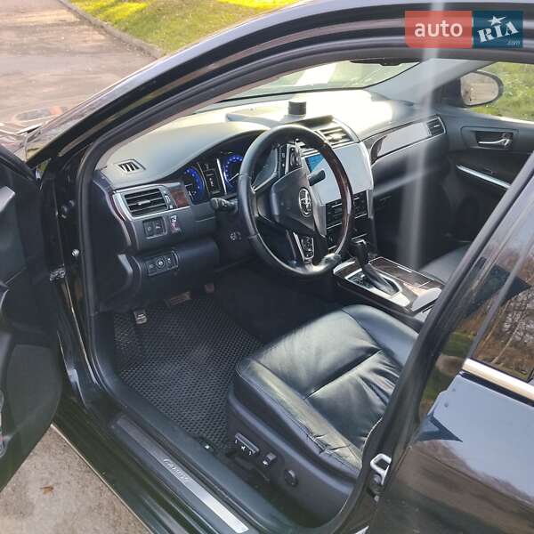 Седан Toyota Camry 2017 в Івано-Франківську