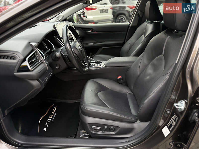 Седан Toyota Camry 2021 в Одессе