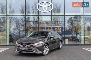 Седан Toyota Camry 2018 в Дніпрі