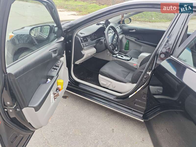 Седан Toyota Camry 2012 в Киеве