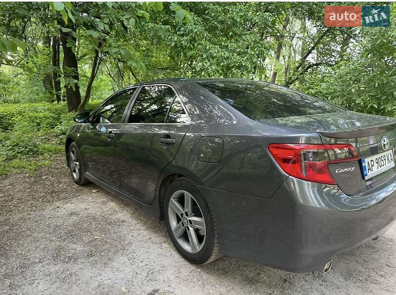 Седан Toyota Camry 2012 в Запорожье