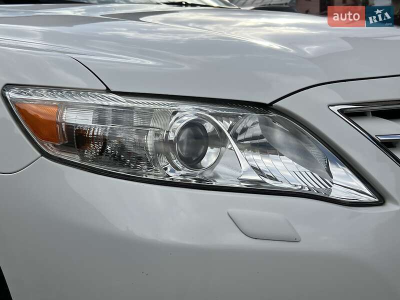 Седан Toyota Camry 2011 в Івано-Франківську