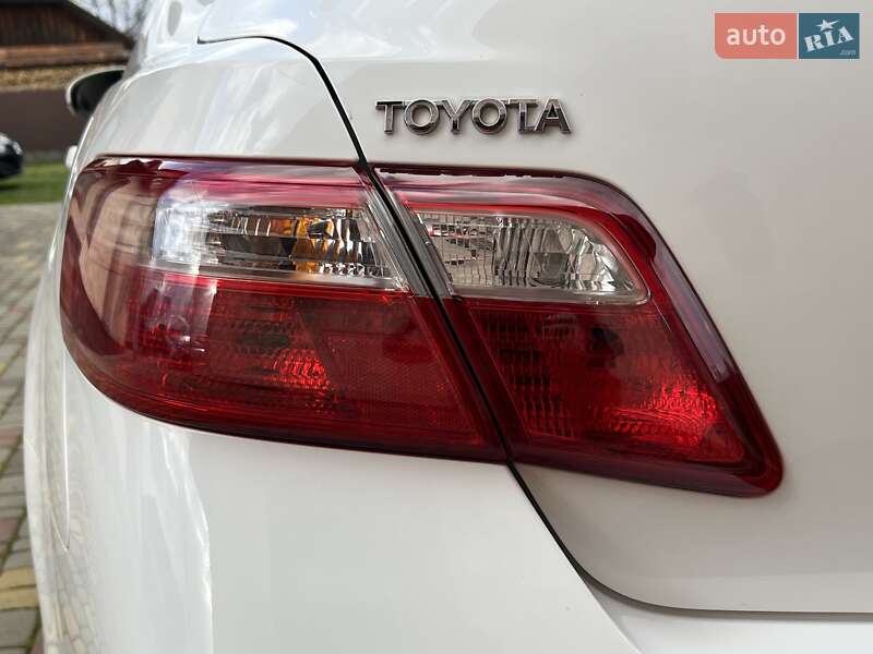 Седан Toyota Camry 2011 в Івано-Франківську