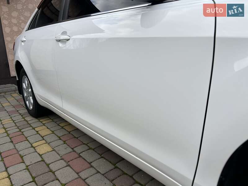 Седан Toyota Camry 2011 в Івано-Франківську