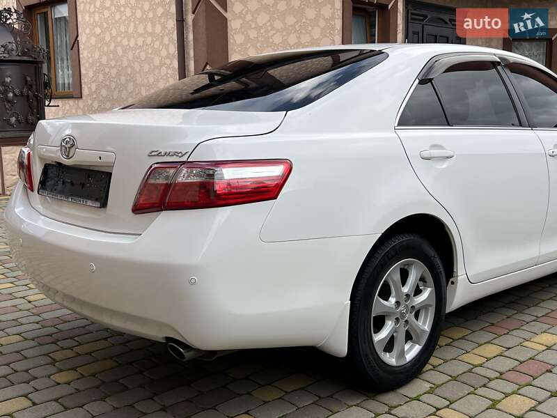 Седан Toyota Camry 2011 в Івано-Франківську