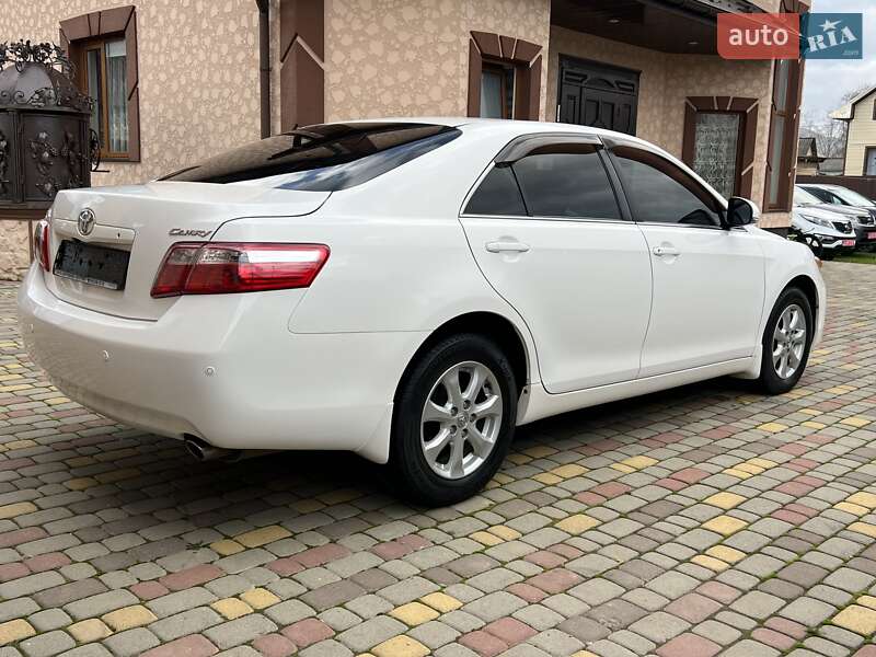 Седан Toyota Camry 2011 в Івано-Франківську