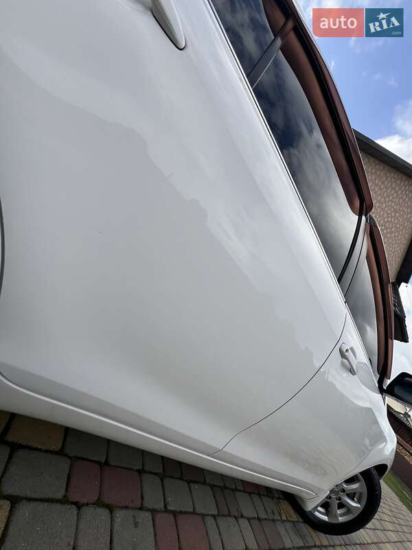 Седан Toyota Camry 2011 в Івано-Франківську