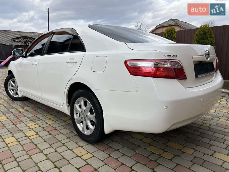 Седан Toyota Camry 2011 в Івано-Франківську