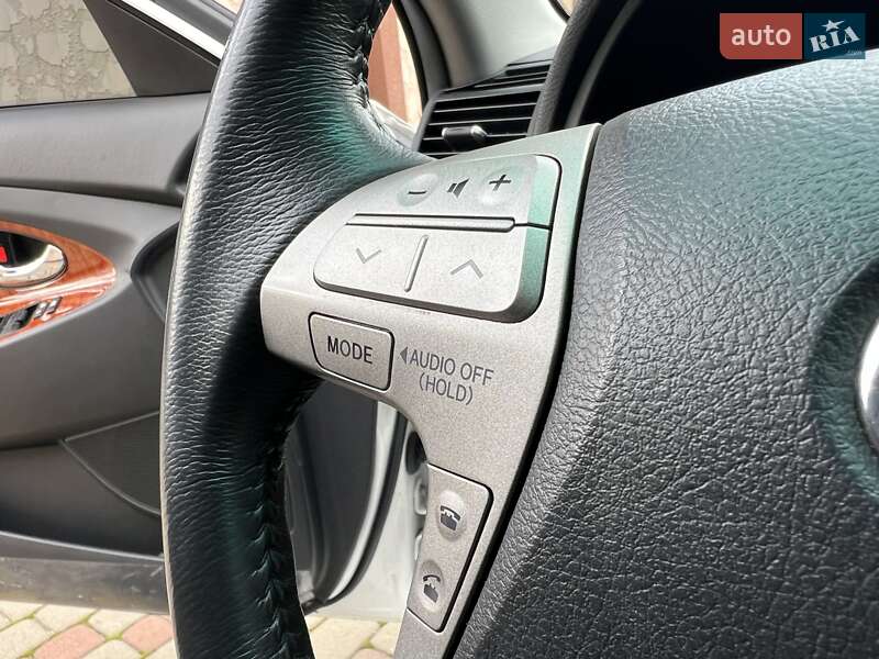 Седан Toyota Camry 2011 в Івано-Франківську