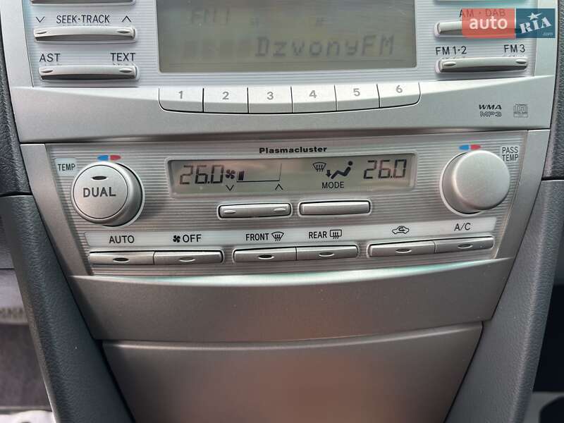 Седан Toyota Camry 2011 в Івано-Франківську