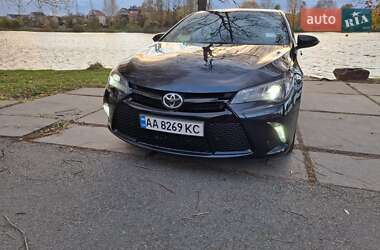 Седан Toyota Camry 2016 в Києві