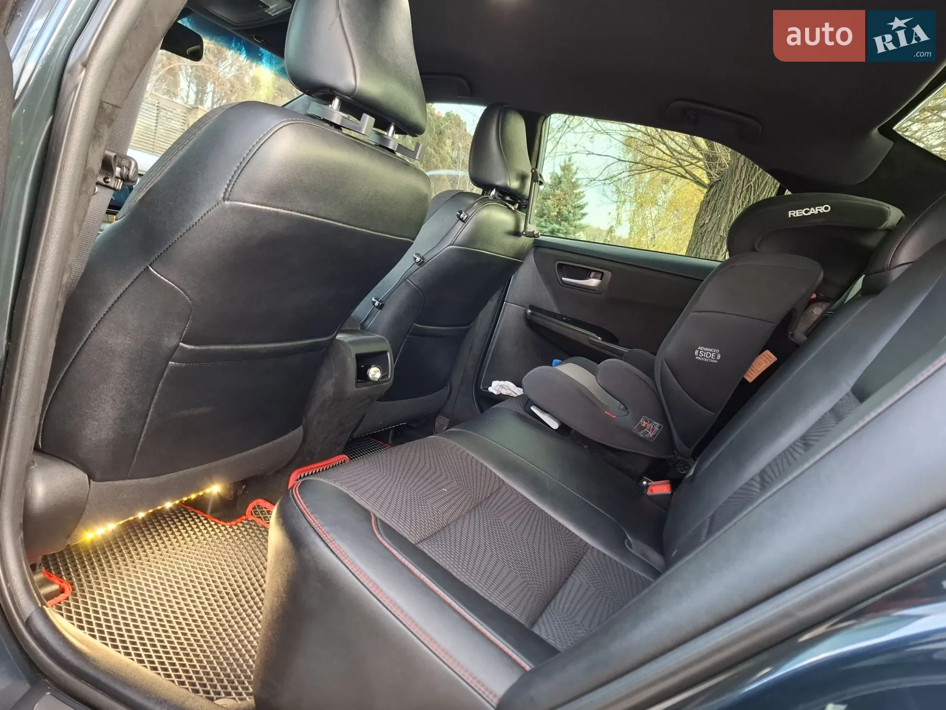 2016 Toyota Camry - мініатюра 16