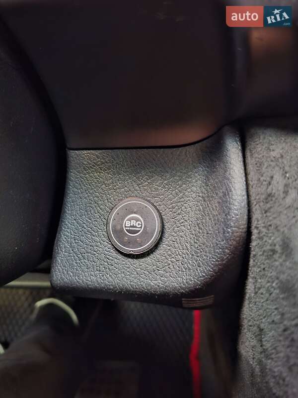 Седан Toyota Camry 2016 в Киеве