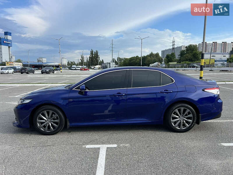 Toyota Camry 2019