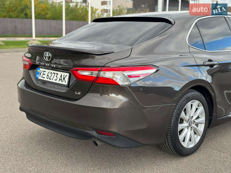 Седан Toyota Camry 2018 в Киеве