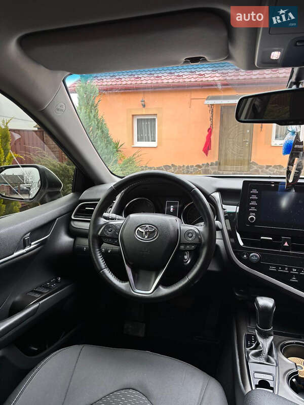 Седан Toyota Camry 2021 в Львове