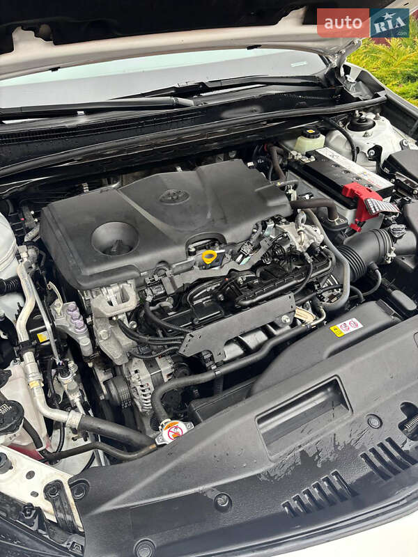 Седан Toyota Camry 2021 в Львове