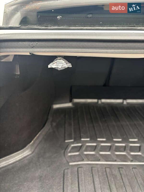 Седан Toyota Camry 2021 в Львове