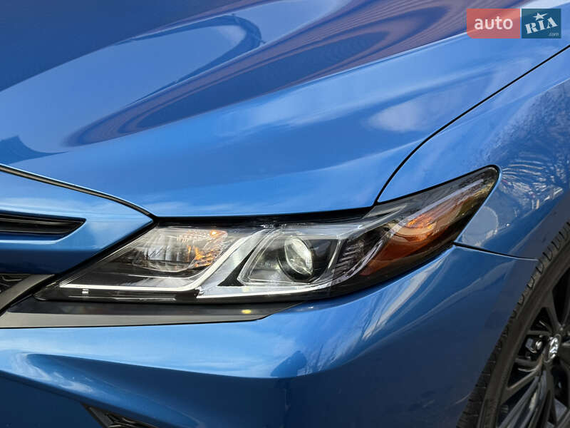 Седан Toyota Camry 2017 в Дніпрі