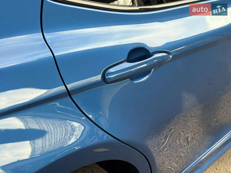 Седан Toyota Camry 2017 в Дніпрі