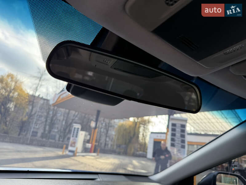 Седан Toyota Camry 2017 в Дніпрі