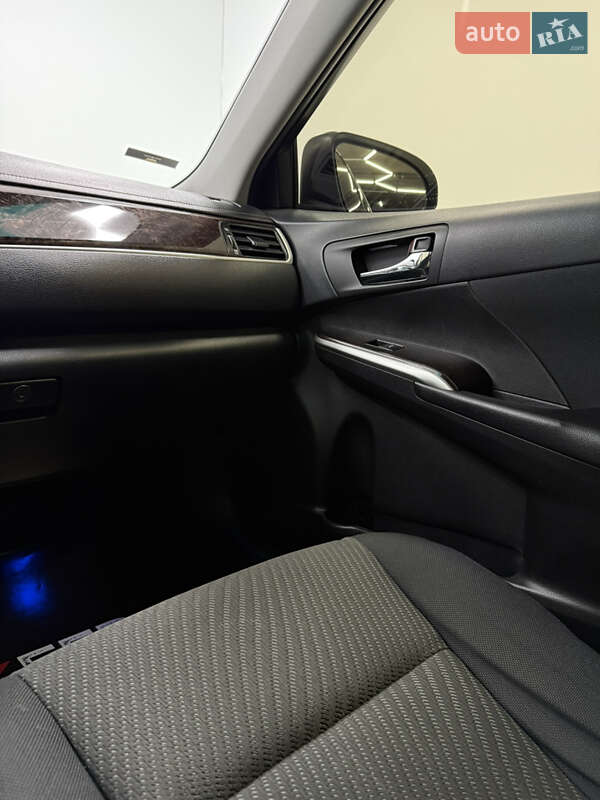 Седан Toyota Camry 2016 в Одесі