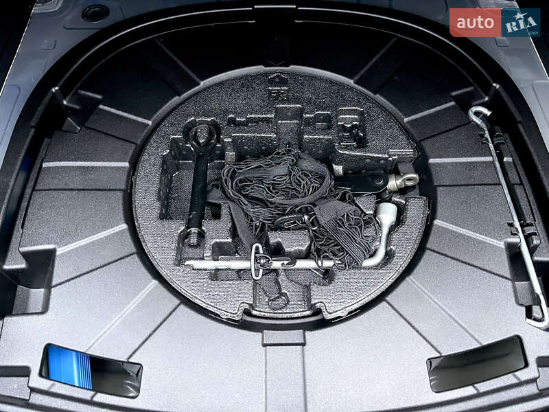 Седан Toyota Camry 2021 в Киеве