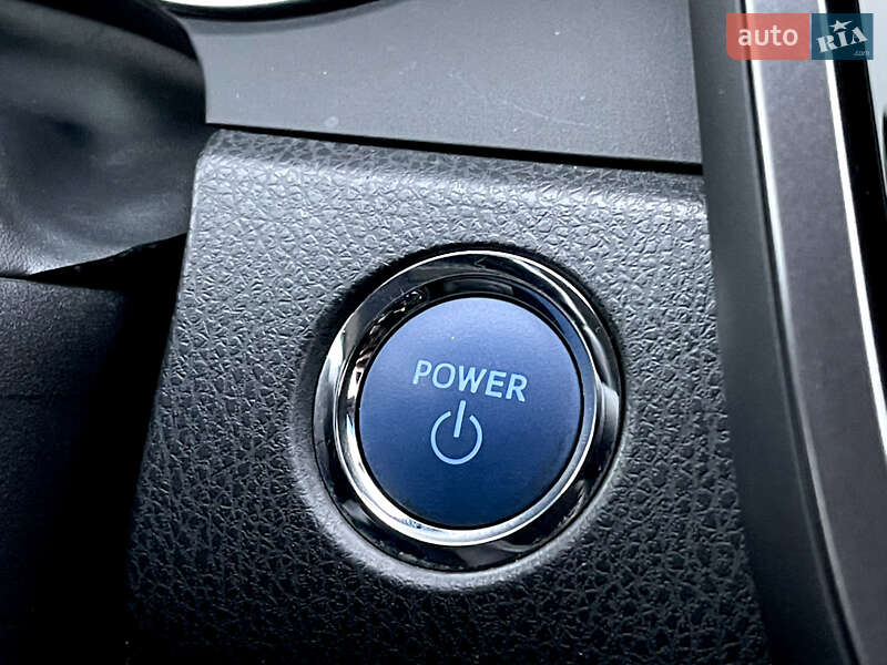 Седан Toyota Camry 2021 в Киеве