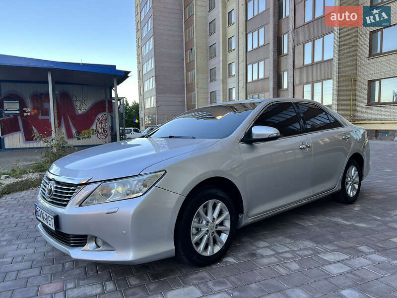 Седан Toyota Camry 2011 в Тернополі