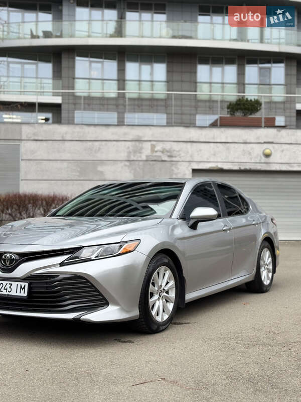 Седан Toyota Camry 2018 в Киеве фото Седан Toyota Camry 2018 в Киеве