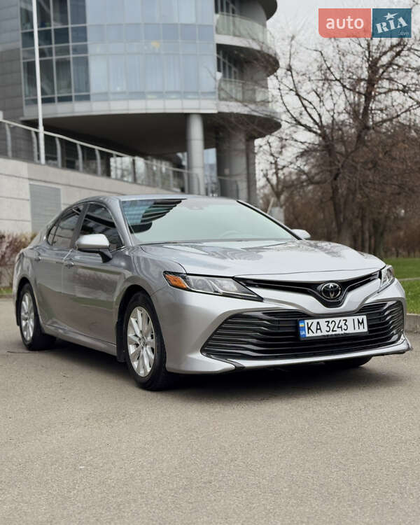Седан Toyota Camry 2018 в Киеве фото 10 Седан Toyota Camry 2018 в Киеве