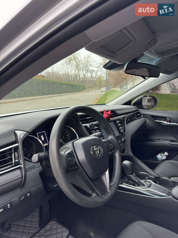 Седан Toyota Camry 2018 в Киеве фото 15 Седан Toyota Camry 2018 в Киеве