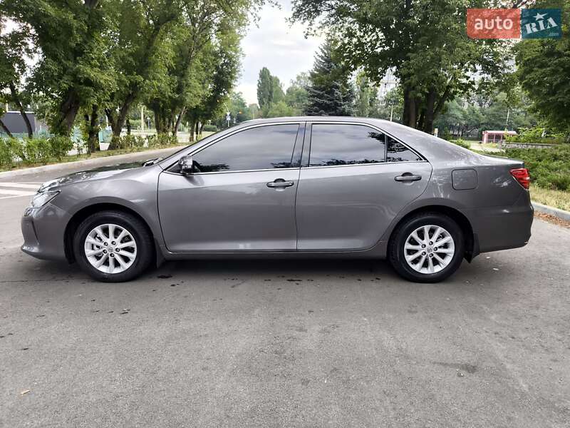 Седан Toyota Camry 2016 в Смеле