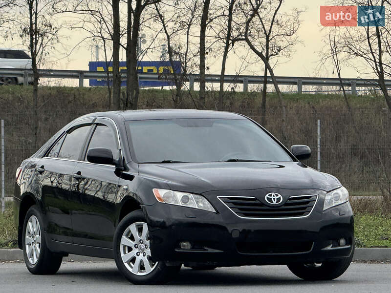 Седан Toyota Camry 2007 в Днепре