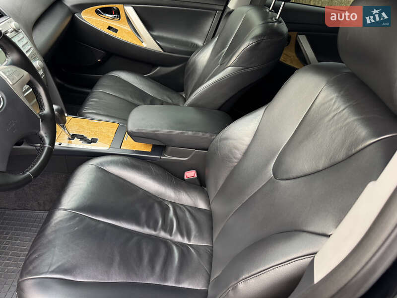 Седан Toyota Camry 2007 в Днепре