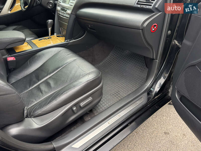 Седан Toyota Camry 2007 в Днепре