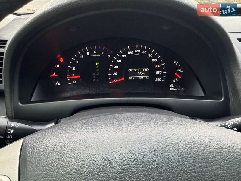Седан Toyota Camry 2007 в Днепре