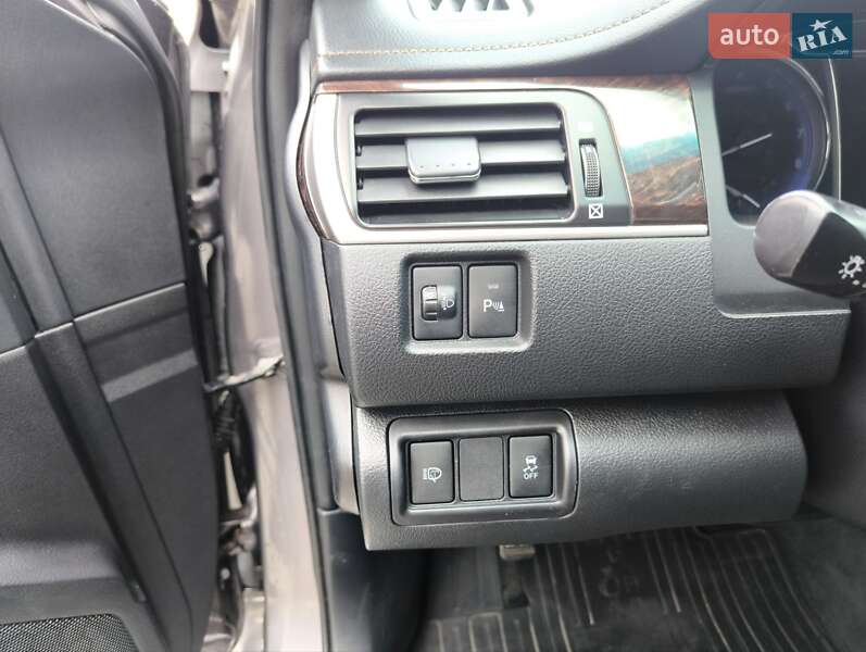 Седан Toyota Camry 2016 в Смеле