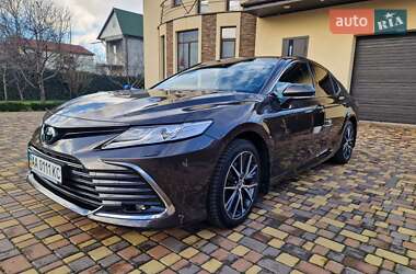 Седан Toyota Camry 2021 в Киеве