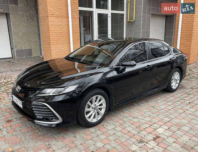 Toyota Camry 2021