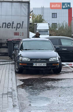 Седан Toyota Camry 1991 в Виннице