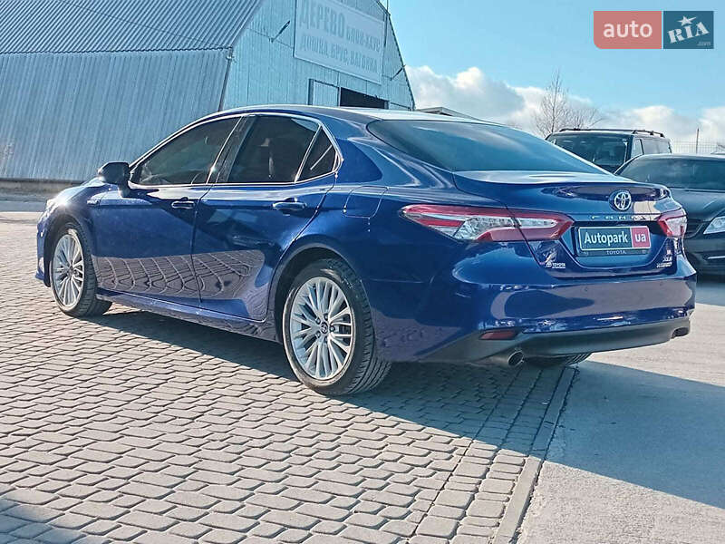 Седан Toyota Camry 2018 в Львове