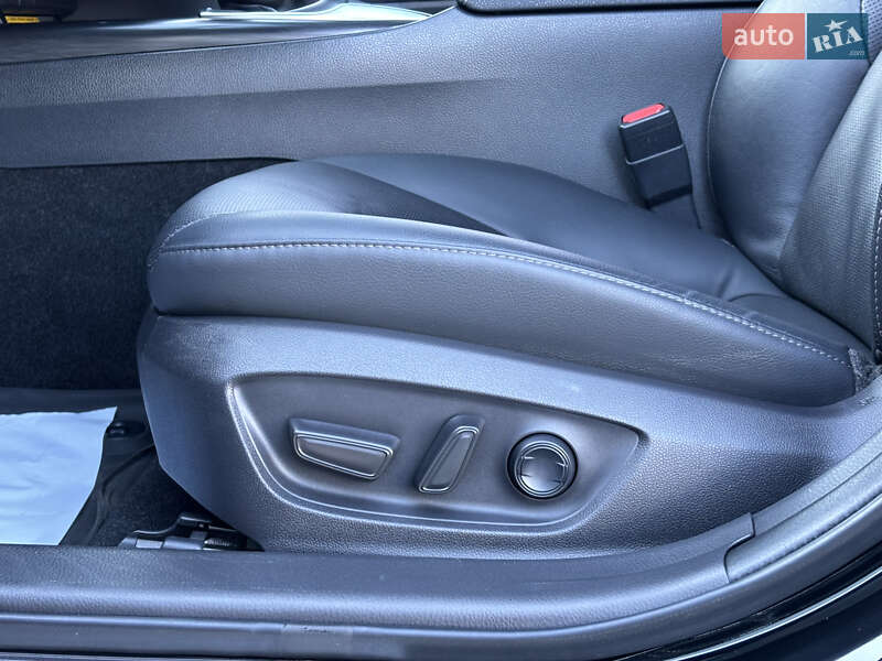 Седан Toyota Camry 2021 в Киеве