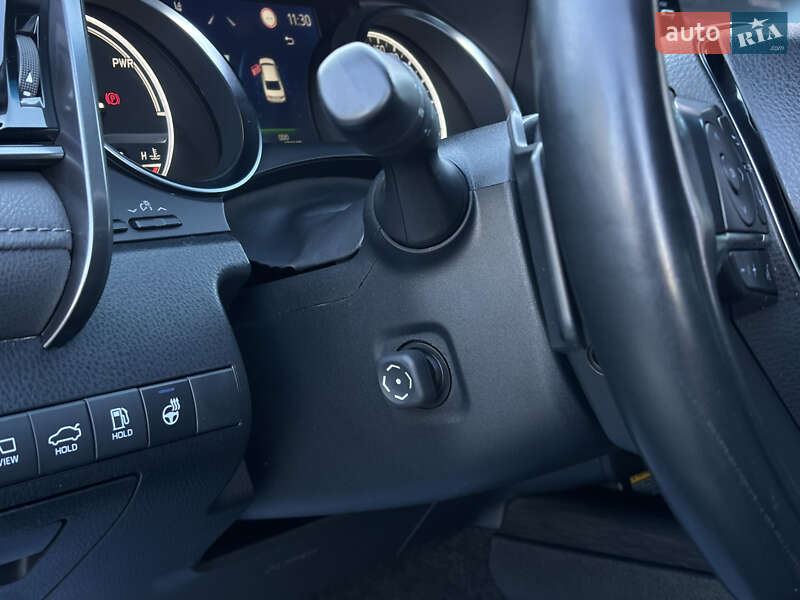 Седан Toyota Camry 2021 в Киеве